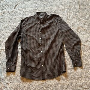 Eddie Bauer Men’s Button Down Dress Shirt. Size TL